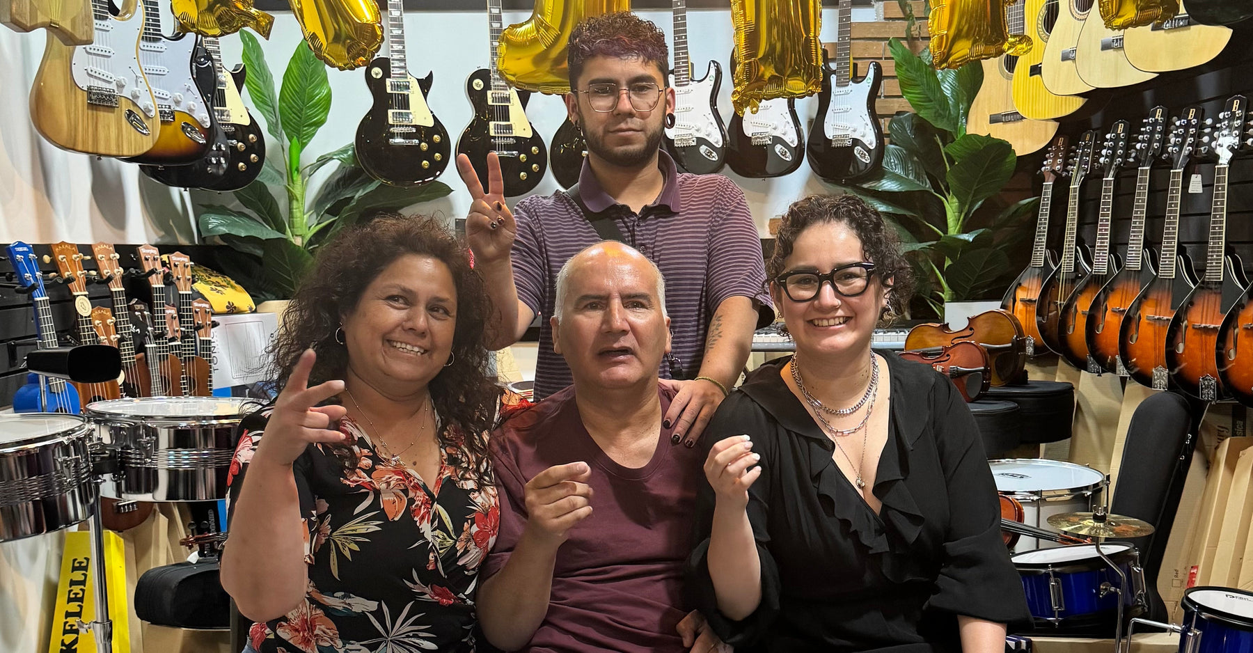 Queen Instrumentos Musicales: Un Legado Familiar, Pasión por la Música y Resiliencia