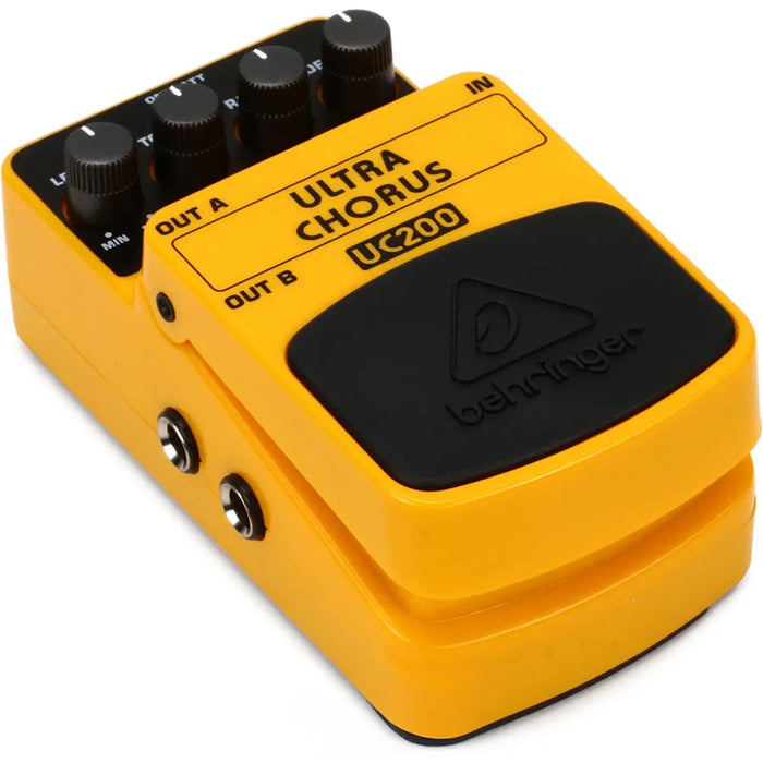 Efecto Pedal Behringer Utra Chorus UC200